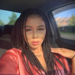 Meet your Posher, Junessa